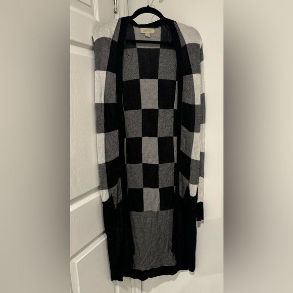 Charlie Paige Sweaters - 4/$30 Charlie Paige long open dust Cardigan in buffalo check plaid size M